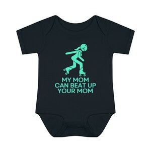 Roller Derby mamma | Rolig unik babybody | Babyshowerpresent | Nybliven mamma | Babykläder | Speldag | Pojke | Flicka | Rullskridskor | Derbyfan