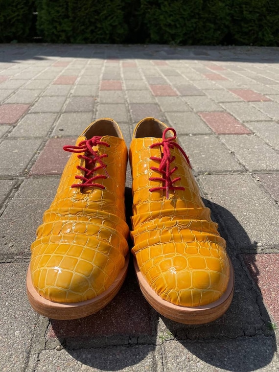 Yellow Alligator Unisex Shoes - Etsy display picture 3