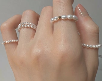 anello di rintocchi d'acqua dolce, delicato anello di perle, anello di madreperla, anello di perle d'oro, anello di perle vere, anello di perle vintage, set di anelli impilabili