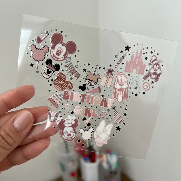 Sticker anniversaire magique Disney UV DTF Mickey et ses amis | Décalcomanie prête à poser pour gobelet Libby pour canettes en verre | Imperméable