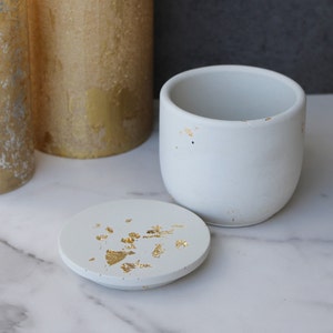 Concrete Vessel + Lid 8 oz, Tulip shape Candle Vessel, Modern Minimalist Jar, Plant Pot, Home Decor