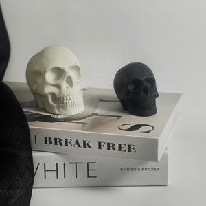Objetos de calavera de Halloween de hormigón // Decoración gótica del hogar