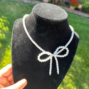 Handmade bow necklace, beaded bow necklace, trendy accessories, necklaces, beaded necklace, stackable jewelry, bow, coquette jewelry