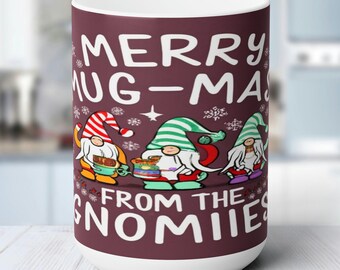 Christmas Cheer: Taza de café Merry Gnomes, cerámica blanca, 15 oz: ¡regalo festivo perfecto! - Diseño cerámico brillante