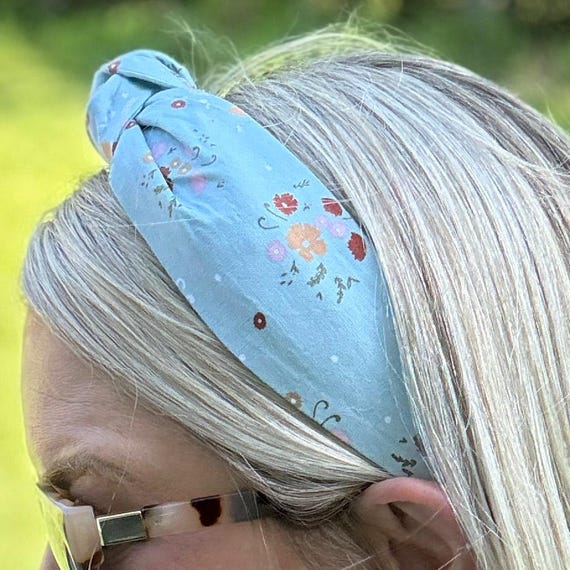 Light Blue Floral Topknot Headband - Comfortable Women display picture 1