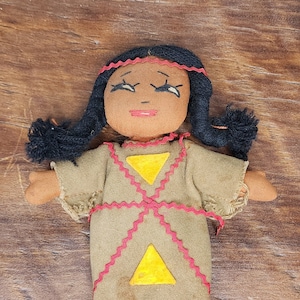 Vintage Handmade Fait A La Main Canada Indian Girl Doll With Tag and All Original Clothing