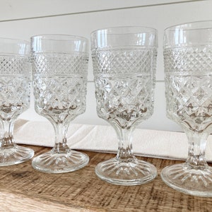 Set of 4 Vintage Anchor Hocking Stemmed Drinking Glasses