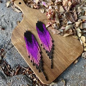 Purple black beaded earring, violet fringe earrings, long earrngs,seed bead earrings,dangle earring, chandelier earring ,native bead earring