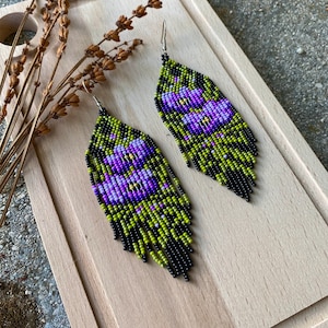 Violet floral earrings, floral fringe earrings, floral beaded earrings,  seed bead earrings ,purple floral earrings, boho earrings