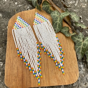 Regenbogen extra lange Perlen Fransen Ohrringe Rocailles Ohrringe Baumeln Ohrringe Boho Ohrringe Kronleuchter Ohrringe einheimische Perlen Ohrringe bunte Ohrringe