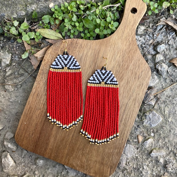 Pendientes largos con flecos de cuentas rojas, pendientes de cuentas de semillas, pendientes bohemios colgantes, pendientes de cuentas nativas, pendientes de araña, pendientes coloridos.