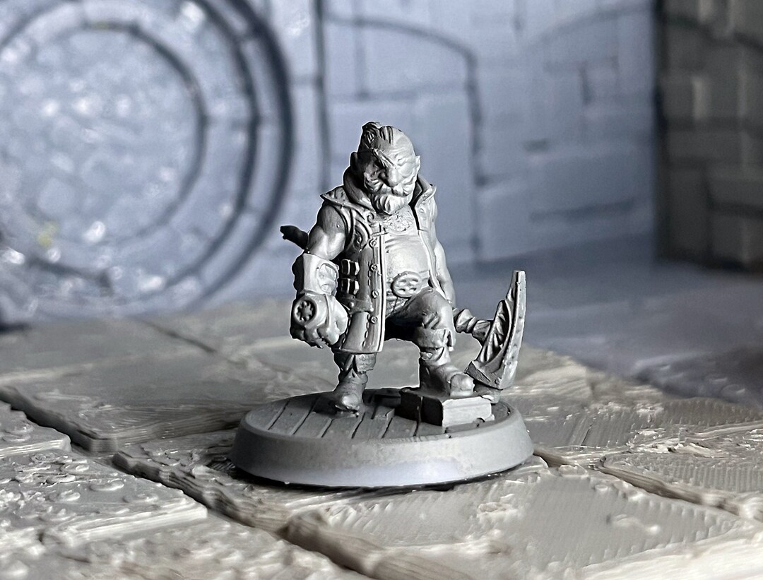 Gnome, Male, Fighter, Artificer, Crafting Hammer, Strong Gauntlets, Eye