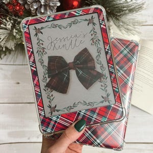 Red Plaid Vintage Christmas Kindle Skin | Cozy Gingham Holiday Cover for Kindle Paperwhite, Basic & Scribe | Bookish Gift for Readers