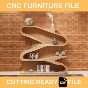 Op de afbeelding: Een houten CNC meubelbestand ontwerp voor een unieke, golvende boekenplank. De planken zijn gevuld met boeken en decoratieve items. De tekst "CNC FURNITURE FILE" en "CUTTING READY DXF FILE" zijn zichtbaar.