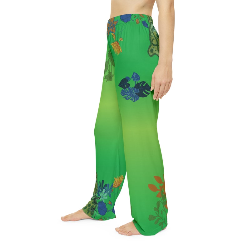 Pantaloni da pigiama da donna Cheetah Spirit, comodi pantaloni da salotto con stampa safari, morbidi indumenti da notte in poliestere, regalo per gli amanti dei gatti. immagine 6