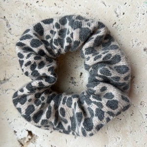 Leo Animal Upcycled Cashmere Scrunchie Knitted Knit Luxury High Quality Cashmere Haircare Care Recycled Sustainable image 6