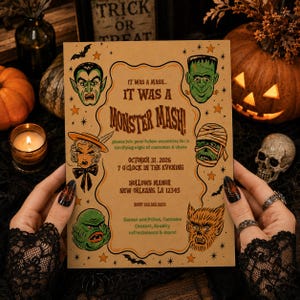 Pode incluir: Um convite de festa de Halloween bege com ilustrações de um vampiro, o monstro de Frankenstein, uma múmia, uma criatura e um lobisomem. O texto diz: It was a mash... It was a Monster Mash! 31 de outubro de 2026, 19h, Hollows Manor.