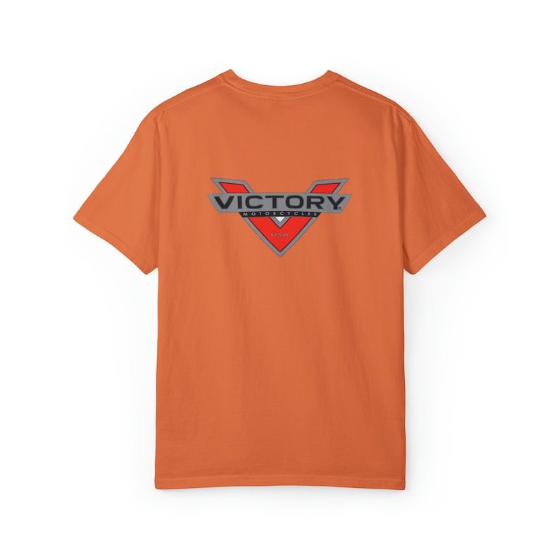Camiseta unisex teñida en prenda, moto de la victoria, moto, pilotos, bicicleta, casco, regalo imagen 4