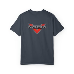 Camiseta unisex teñida en prenda, moto de la victoria, moto, pilotos, bicicleta, casco, regalo imagen 6