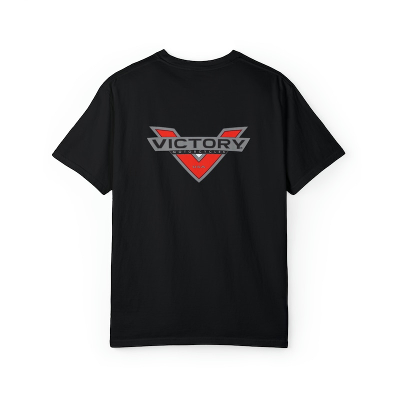 Camiseta unisex teñida en prenda, moto de la victoria, moto, pilotos, bicicleta, casco, regalo imagen 2