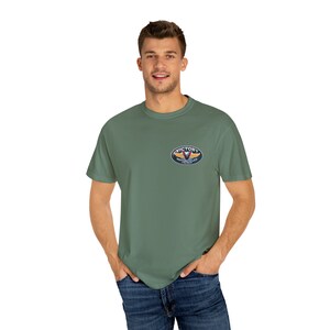 Camiseta unisex teñida en prenda, moto de la victoria, moto, pilotos, bicicleta, casco, regalo imagen 8