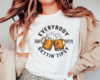 Gettin' Tipsy camiseta, camiseta del día de San Patricio, irlandés emborrachándose, camisas divertidas para beber, camisas de cerveza, camisas divertidas, camisetas para beber