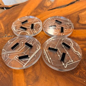 Epoxy circuit board coasters: elegant upcycled e-waste Computer part decor
