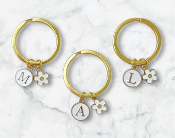 Flower Keychain Gold Initial Letter Charm Gold Key Chain Aesthetic Bag Accessories Initial Key Ring Personalized Keychain Bridesmaid Gift