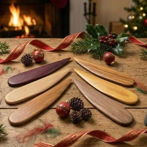 Handcrafted Wooden Point Turner, Heirloom Sewing Notion, Quilter's Tool