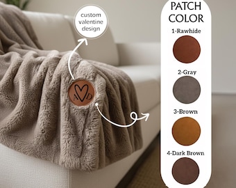 Manta de piel sintética personalizada para pareja, manta de piel de conejo de doble cara con parche grabado, un acogedor regalo de San Valentín para ella.