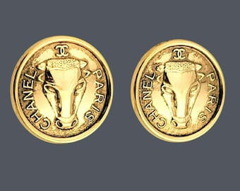 Vintage Classic Chanel Gold Tone Bull Clip-on Earrings Classic Coin