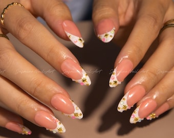 Pearl Star Press On Nails: Pink French Tip, 3D Gold Star Nail Art