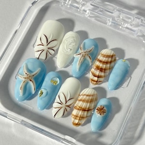 Unhas personalizadas pintadas à mão em formato de estrela-do-mar 3D, médias, amêndoa, prensadas, azul-celeste, unhas de verão, unhas de praia, unhas de feriado, unhas de aniversário