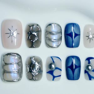 Uñas pintadas a mano estilo gótico Y2K / Uñas a presión personalizadas / Uñas de gel acrílico falso hechas a mano / Arte de uñas único.