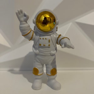 Spaceman - Play now with Crypto