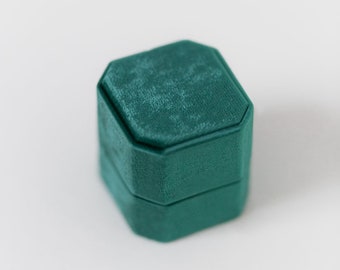 Boîte à anneaux en velours - EMERALD OCTAGON - Single Double Slot Enamel Monogrammed vintage Ringbox