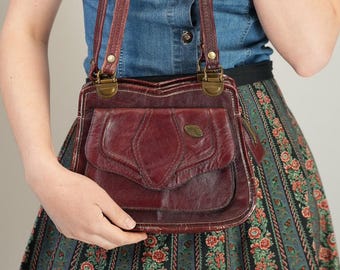 70s Leather Shoulder Bag in Burgundy with Patch-pocket | Small size | Vintage, Made in Europe