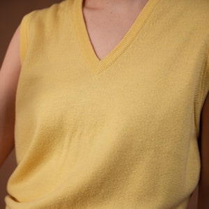 Light yellow sweater vest vintage 100% lambswool Graham / Made in England image 3