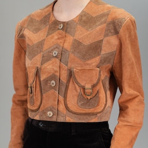 Veste en cuir en daim patchwork années 80 | Coupe courte avec poches avant tendance | Taille M-L | vintage, fabriqué en Italie