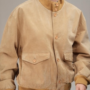 Blouson aviateur en cuir suédé vintage camel clair | vintage, années 90 | Taille L pour hommes | Fabriqué en Italie