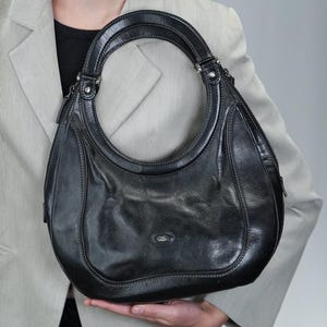 The Bridge Vintage Crescent Shoulder Bag | Black Smooth Leather | from Early 00s | in Excellent Condition