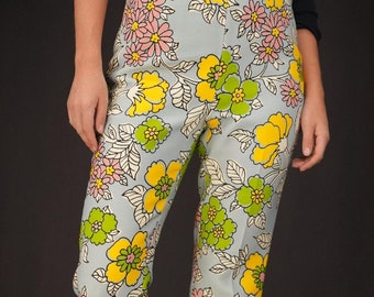 70s Flared Flower-patterned Pants | Size M-L | Vintage