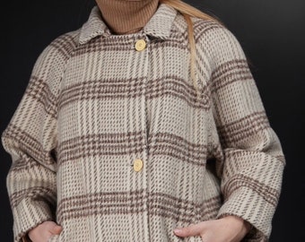 manteau en laine à carreaux vintage en blanc et marron | 10 % mohair | Années 1970