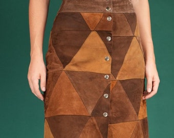 1970s A-Line Suede Leather Skirt with Patchwork Pattern in Natural Brown Tones | Women&#39;s Vintage Skirt with Snap-Buttons in the Front