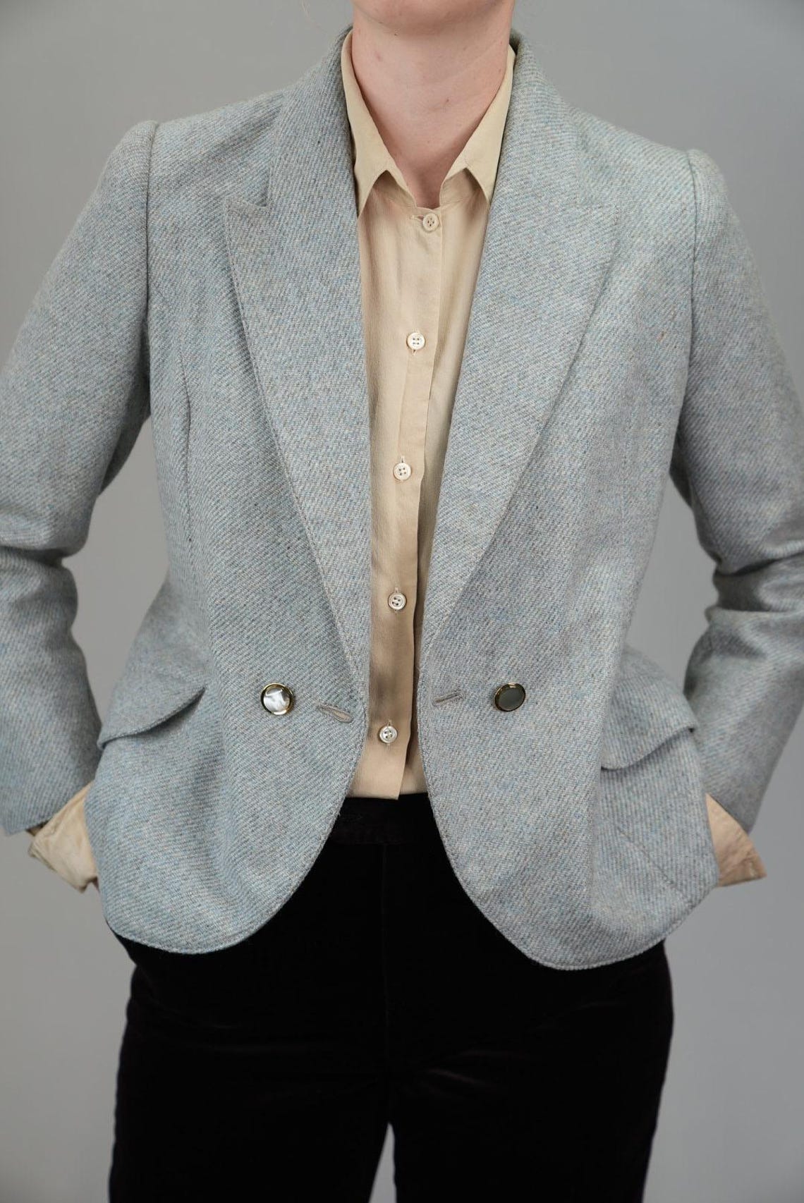80s Italian Wool Blazer in Powder Blue | Tailored Light Blue Jacket | Vintage Feminine & Elegant | Size M, foto 1 di 5