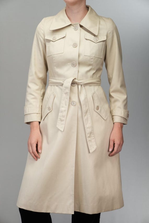 ベージュ トレンチコート ボタン留め ベルト付き｜ゴールドジャパン