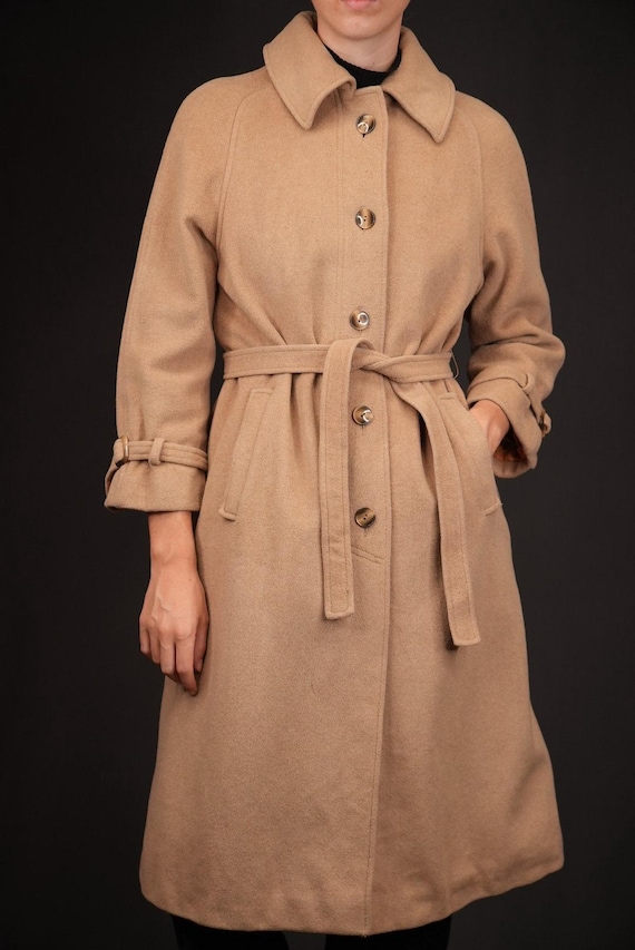 The Gleneagles Cashmere Vintage Coat in Classic Camel Beige