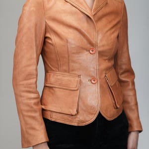 Veste blazer en cuir d'agneau souple Années 90 en Abricot Cognac chaud | Style court | vintage, taille S