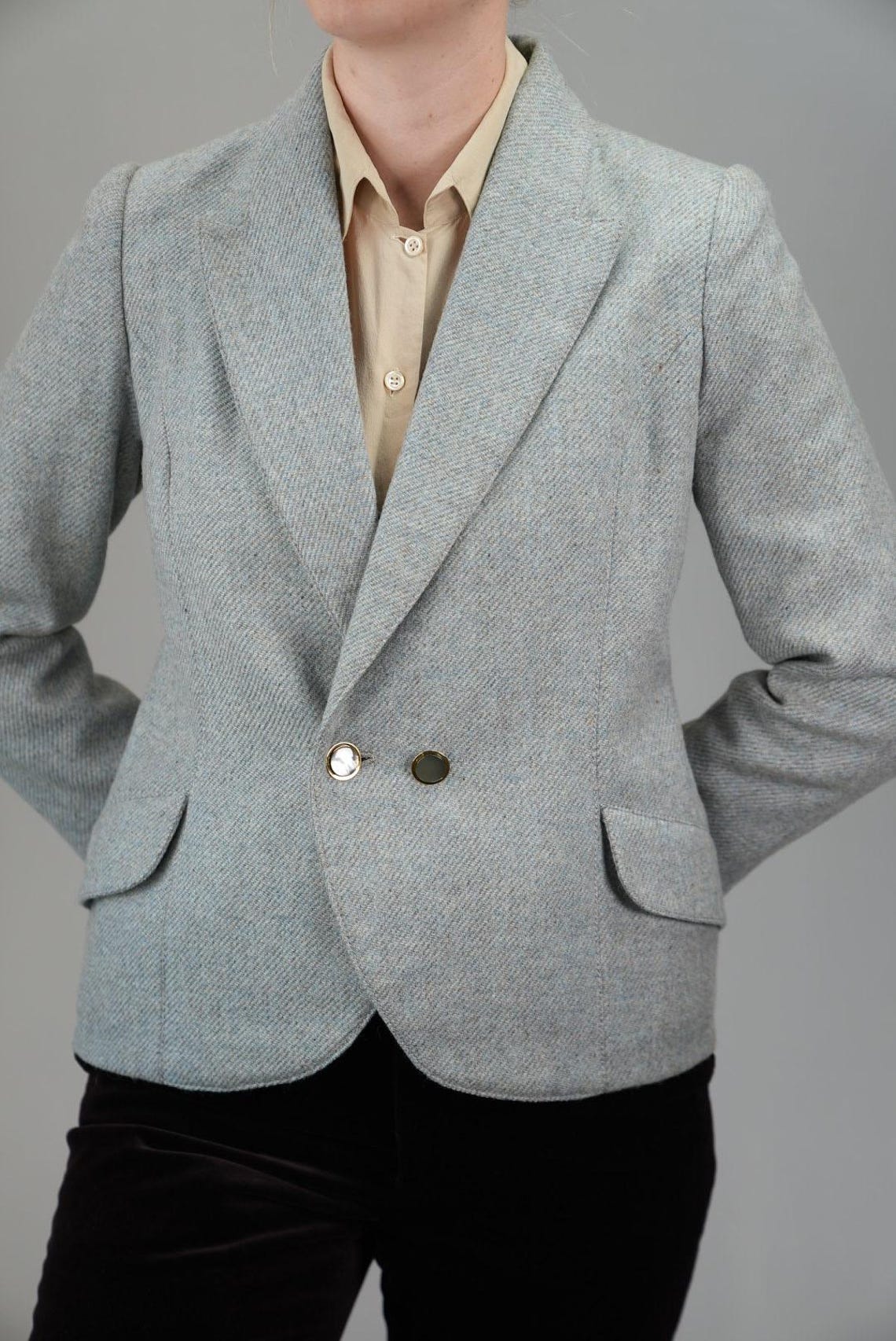 80s Italian Wool Blazer in Powder Blue | Tailored Light Blue Jacket | Vintage Feminine & Elegant | Size M, foto 3 di 5