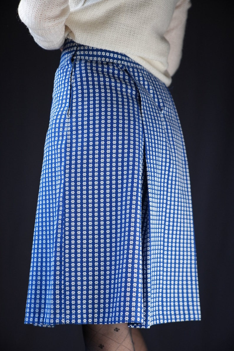 1950s Vintage Skirt in Blue with Flower Pattern Handmade image 6